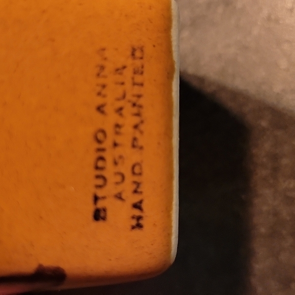 Vintage Studio Anna Australia Salt & Pepper Shakers With Hand Painted Kangaroo - Picture 6 of 10